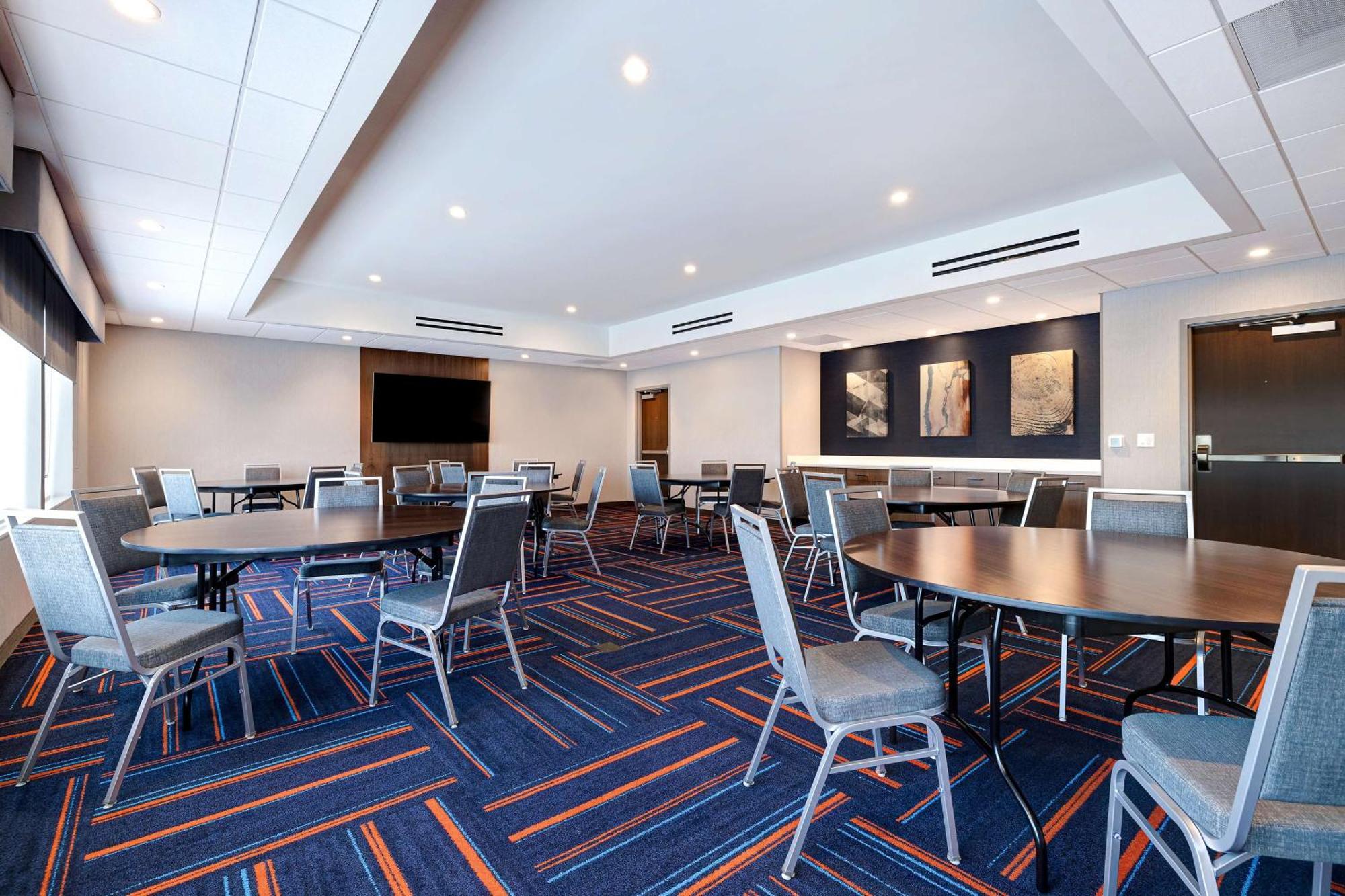 Hampton Inn Crown Point, In エクステリア 写真