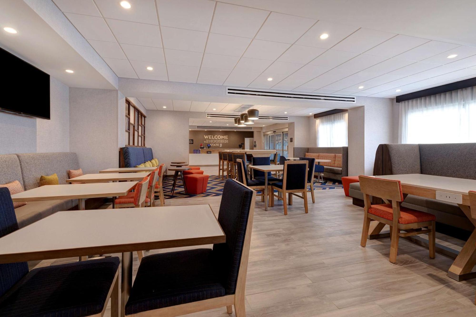 Hampton Inn Crown Point, In エクステリア 写真